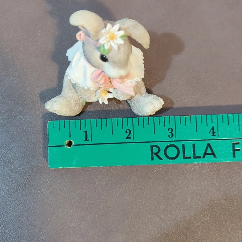Vintage 1995 My Blushing Bunnies Loves Me Loves Me Not Enesco Priscilla Hillman